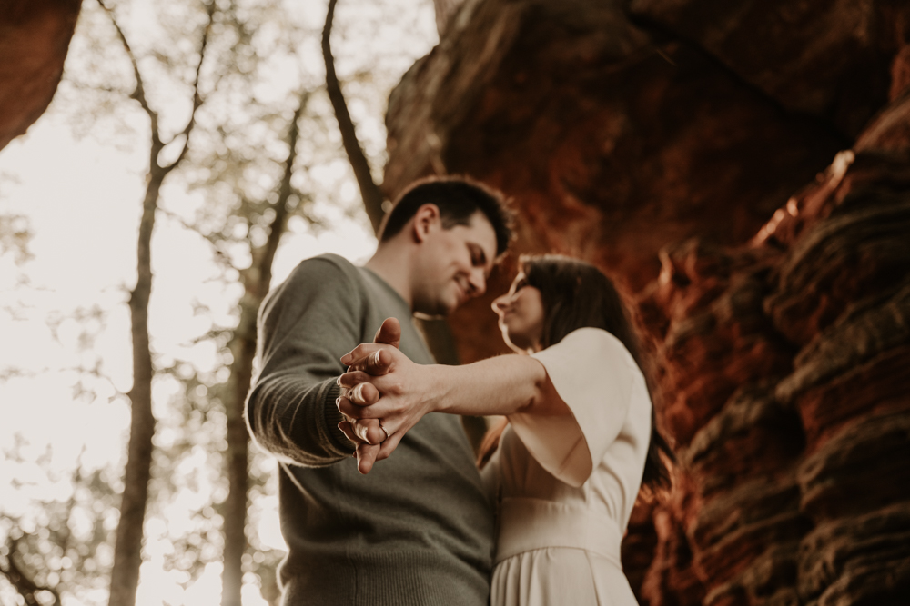 seance engagement Chloé et maxime photo romantique